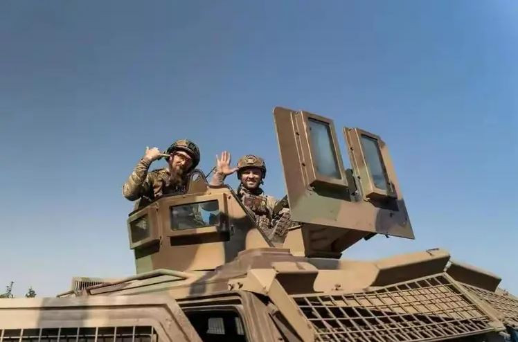 Việc Mỹ cung cấp vũ khí cho máy bay chiến đấu F-16 và nhiều loại vũ khí dẫn đường khác, sẽ cho phép Ukraine tiến hành phản công, nghĩa là Ukraine chỉ có thể thắng chứ không thể thua. Một khi giành chiến thắng, nó sẽ mang lại cho Đảng Dân chủ Mỹ một lợi thế rất lớn trong cuộc tổng tuyển cử.