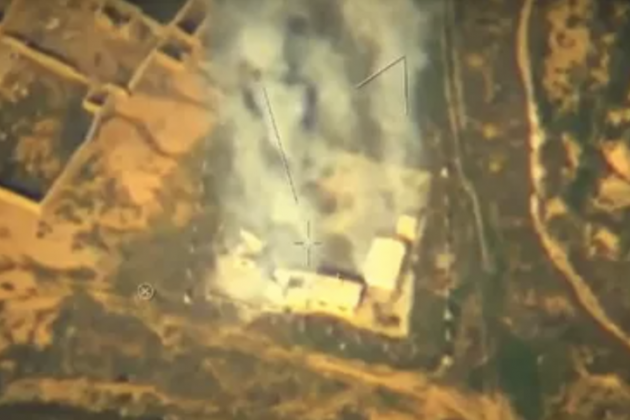 Vào ngày 24/11, giao tranh giữa các đơn vị Quân đội Ukraine và dân quân ly khai tiếp tục diễn ra quyết liệt sau một ngày tạm ngưng; đáng chú ý là dân quân của DPR đã dùng thiết bị chế áp điện tử, ép hạ cánh một máy bay không người lái “đáng tin cậy nhất” của Quân đội Ukraine.