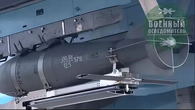 Ngoài ra, OSINT cũng đề cập đến loại bom lượn có điều khiển được quân đội Nga sử dụng tại Avdeevka, như loại 250kg, 500kg và thậm chí là 1.500kg. Đây là chiến thuật khác biệt với cuộc tiến công vào Bakhmut hồi đầu năm, khi hỏa lực của quân Nga chủ yếu là pháo binh.