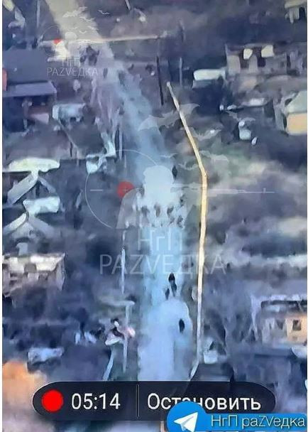 Mặc dù Quân đội Nga đang nắm lợi thế rất lớn ở mặt trận Avdeevka, nhưng các nhà quan sát nghi ngờ, liệu quân đội Nga có còn đủ nguồn lực và quân số để chiến đấu tại Avdievka như đã chiến đấu tại Bakhmut hay không là điều khó dự đoán; nhất là dựa trên kinh nghiệm ở mặt trận như Vuhledar.