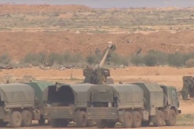 Cũng theo thông tin của truyền thông Nga ghi nhận, Quân đội Ukraine đã chuyển ít nhất 27 khẩu pháo xe kéo 152 mm MSTA-B và Hyacinth-B đến khu vực leo thang bằng đường sắt.