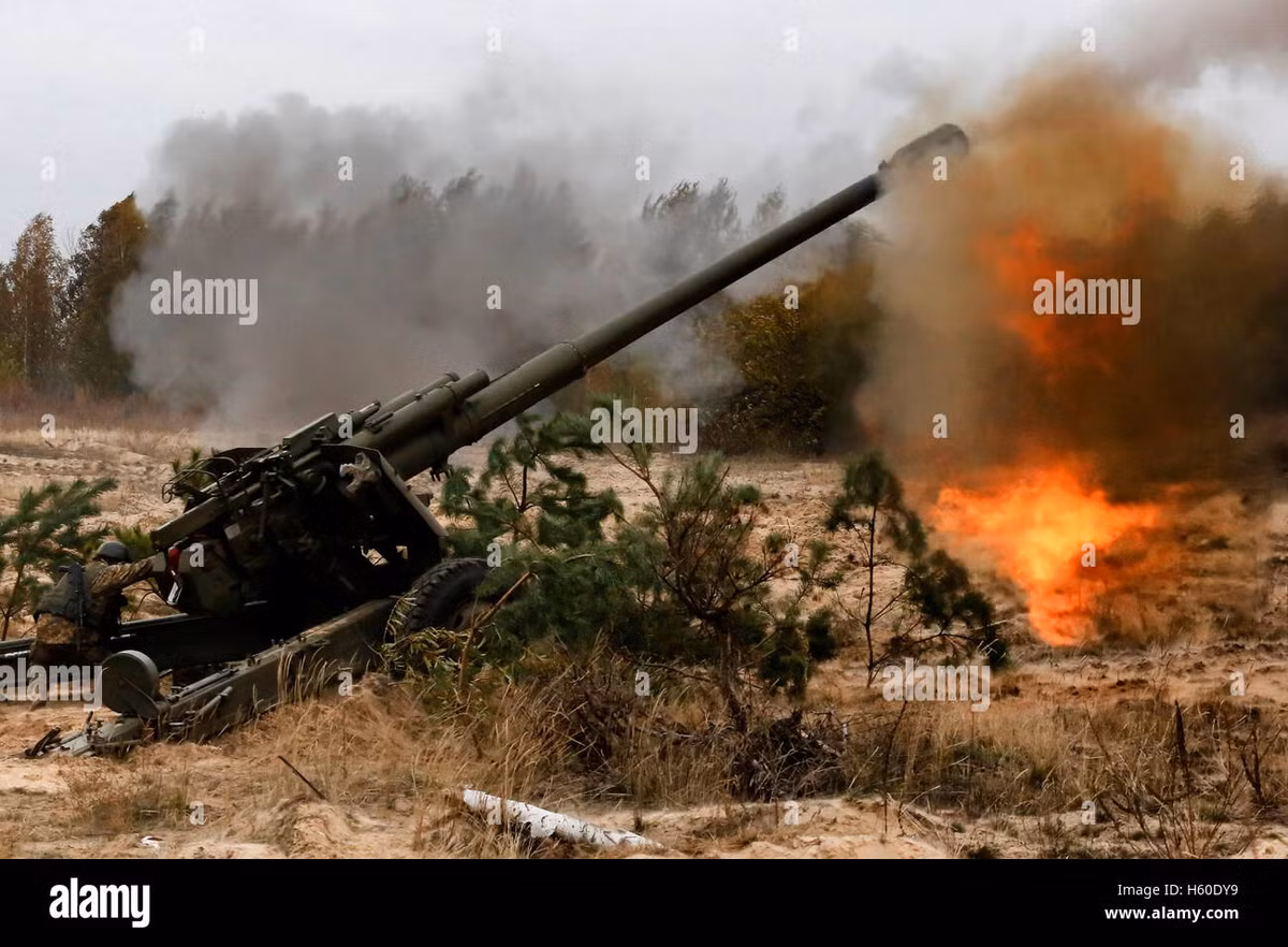 Truyền thông Nga cũng có một đoạn video, ghi lại khoảnh khắc đoàn tàu đến ga Rubezhnoye; như vậy Quân đội Ukraine tiếp tục chuyển thiết bị quân sự và vũ khí tới Donbass. Điều này cho thấy, thực tế là các hành động của Kiev sẽ chỉ tiếp làm tục gia tăng sự leo thang của tình hình ở Donbass. Nguồn ảnh: Political.