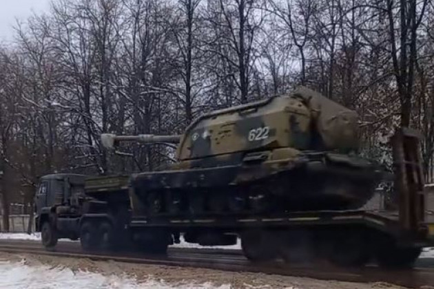 Trong bối cảnh căng thẳng ở biên giới giữa Nga và Ukraine, qua ảnh vệ tinh, đã phát hiện ra những doanh trại mới gần biên giới Ukraine, được tập trung với số lượng lớn vũ khí trang bị của Quân đội Nga.