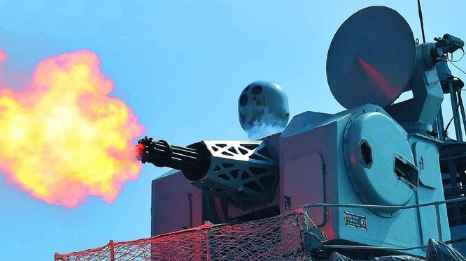 Khi phương tiện phóng được tên lửa hành trình đến tàu sân bay rồi, nhưng không phải tên lửa phóng đi là trúng mục tiêu ngay; mà lúc này tên lửa hành trình sẽ gặp sự đánh chặn liên tiếp của các loại vũ khí, phương tiện gây nhiễu điện tử, từ nhiều lớp bảo vệ.