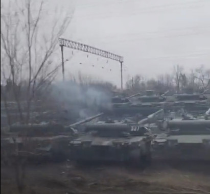 Nhưng giữa lúc tình hình “căng như dây đàn” như thế này, các hành động chuyển quân hoặc tiến hành tập trận của Nga tại biên giới Ukraine, được đánh giá là nhằm gây sức ép và tạo sự răn đe đối với Ukraine và là cái cớ để phương Tây chỉ trích Nga.