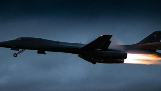 Vào đầu tháng 10 vừa qua, 4 chiếc máy bay ném bom chiến lược B-1B từ Phi đoàn ném bom số 7 tại Căn cứ Không quân Dyce ở bang Texas (Mỹ), đã được triển khai đến Căn cứ Không quân ở Fairford (Anh). Rạng sáng ngày 19/10, hai chiếc B-1B đã cất cánh và thực hiện nhiệm vụ kéo dài 12 giờ.