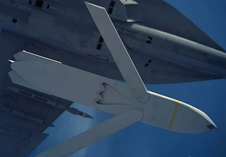 Năm 2017, B-1B trở thành máy bay đầu tiên được Không quân Mỹ sửa đổi để mang tên lửa chống hạm tầm xa (LRASM) mới, với đầu dò tìm kiếm đa chế độ; loại tên lửa này giữ vai trò là vũ khí xung kích, để mở đường cho tàu chiến Mỹ đi vào các vùng biển.