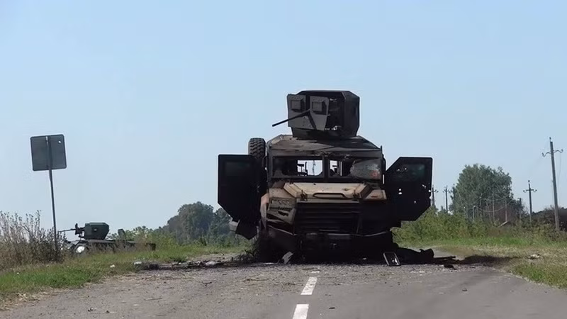 Theo số liệu thống kê của Nga, trong toàn bộ trận chiến Kursk, quân đội Ukraine đã có hơn 75.870 binh sĩ bị loại khỏi vòng chiến đấu và hơn 7.700 thiết bị quân sự, bao gồm 412 xe tăng, 340 xe chiến đấu bộ binh, 314 xe bọc thép chở quân và khoảng 2.300 xe bọc thép khác bị phá hủy.