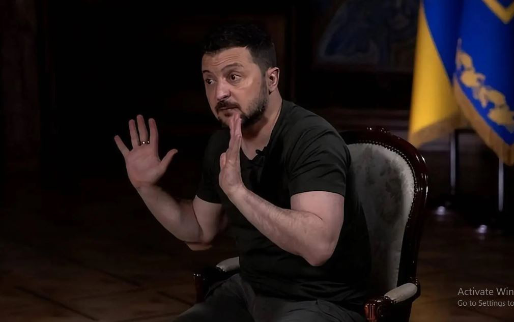 Theo một báo cáo do Cơ quan Tình báo Đối ngoại Nga công bố gần đây cho biết, thực sự đang có một cuộc khủng hoảng nghiêm trọng về niềm tin giữa chính quyền của Tổng thống Zelensky và Quân đội Ukraine. Nhất là sau khi Tướng Valery Zaluzhny bị cho thôi chức Tổng tư lệnh các Lực lượng Vũ trang Ukraine.