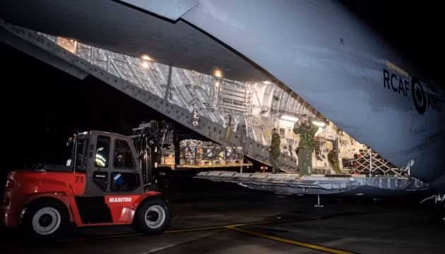 Ông Muzhenko cho biết, viện trợ quân sự mà Ukraine nhận được trong những tháng khủng hoảng này, có thể tạo ra một thay đổi rất đáng chú ý đối với hiệu quả chiến đấu của binh lính nước này; đảm bảo cho Quân đội Ukraine sẵn sàng đối phó với những đe dọa khủng hoảng.