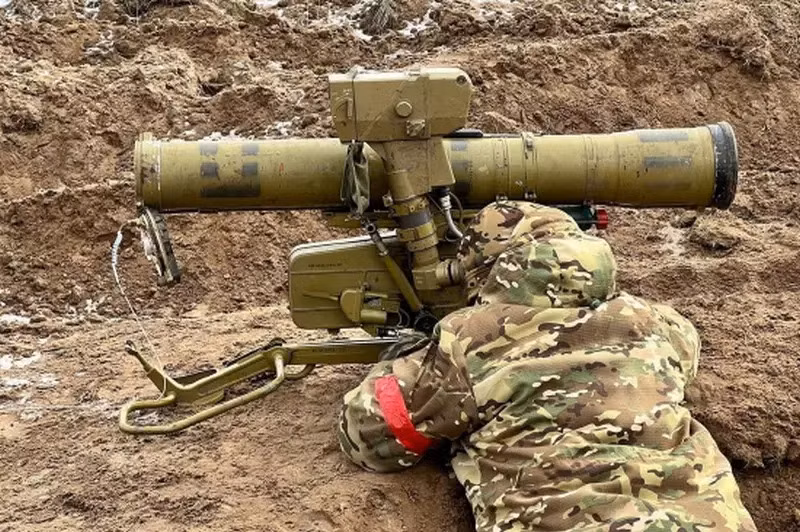 Kênh Rybar xác nhận, tại vùng Kursk, RFAF đã đánh bại đối phương ở làng Guevo thông qua nỗ lực chung của Trung đoàn bộ binh 22 và Trung đoàn thủy quân lục chiến 177, các trận đánh cũng bắt đầu diễn ra ở làng Gornal. Quân Nga đã tràn qua biên giới, tiến tới làng Loknia ở vùng Sumy.