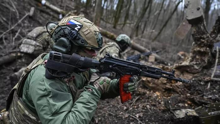 Quân đội Ukraine không những không thể phá vỡ phòng tuyến sâu của RFAF, mà còn bị mắc kẹt trong thế bị động trên nhiều mặt trận do giao tranh diễn ra nhanh chóng trên tiền tuyến, tuyến tiếp tế bị kéo dài và việc triển khai quân phân tán.