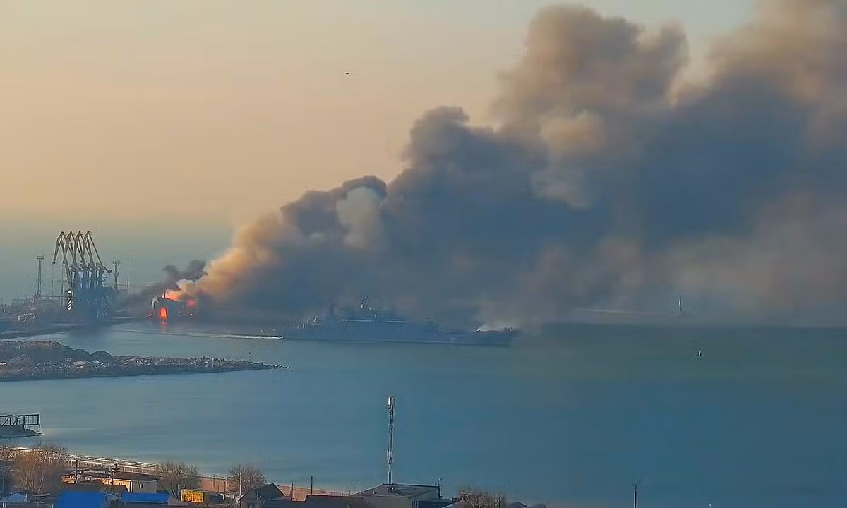 Hệ thống tên lửa đạn đạo chiến thuật tầm ngắn (SRBM) 9K79 Tochka-U gần như không được công chúng biết tới, nhưng vẫn nổi tiếng với các cuộc tấn công của Quân đội Ukraine vào cảng Berdiansk trên biển Azov, tại tỉnh Zaporozhye hồi tháng 4/2022. 