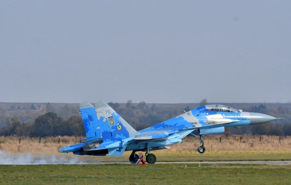 Xung quanh việc chiếc Su-27 của Ukraine bị rơi, có nhiều nguồn thông tin khác nhau. Ban đầu có thông tin rằng nó đã bị phá hủy tại sân bay ở Cherkassy, do bị UAV Geran-2 của Nga tấn công; nhưng thông tin này sau đó đã bị phủ nhận. Đoạn phim về vụ tai nạn Su-27 đã được công bố trực tuyến và một phiên bản khác về vụ tai nạn đã được lên tiếng.