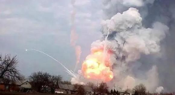 Phản ứng về quan điểm của Tướng Zaluzhny, các quan chức Nga cho rằng, quân đội Nga sẽ tiếp tục đẩy mạnh các hoạt động quân sự đặc biệt và sẽ không rơi vào thế bế tắc. Moskva cũng cho rằng, việc Ukraine mong đợi Nga thất bại trong cuộc đối đầu là không thực tế.