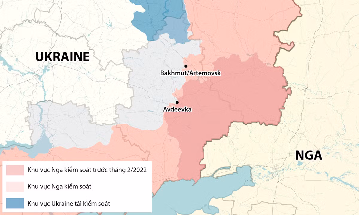 Ngoài ra, quân đội Nga đã phát động cuộc tấn công lớn nhất trong năm vào Avdeevka thuộc vùng Donetsk, tuy chưa bao vây hoàn toàn khu vực này nhưng đường tiếp tế của quân đội Ukraine đã lọt vào tầm khống chế của pháo binh của quân Nga. Hiện tại Avdeevka có nguy cơ bị bao vây.