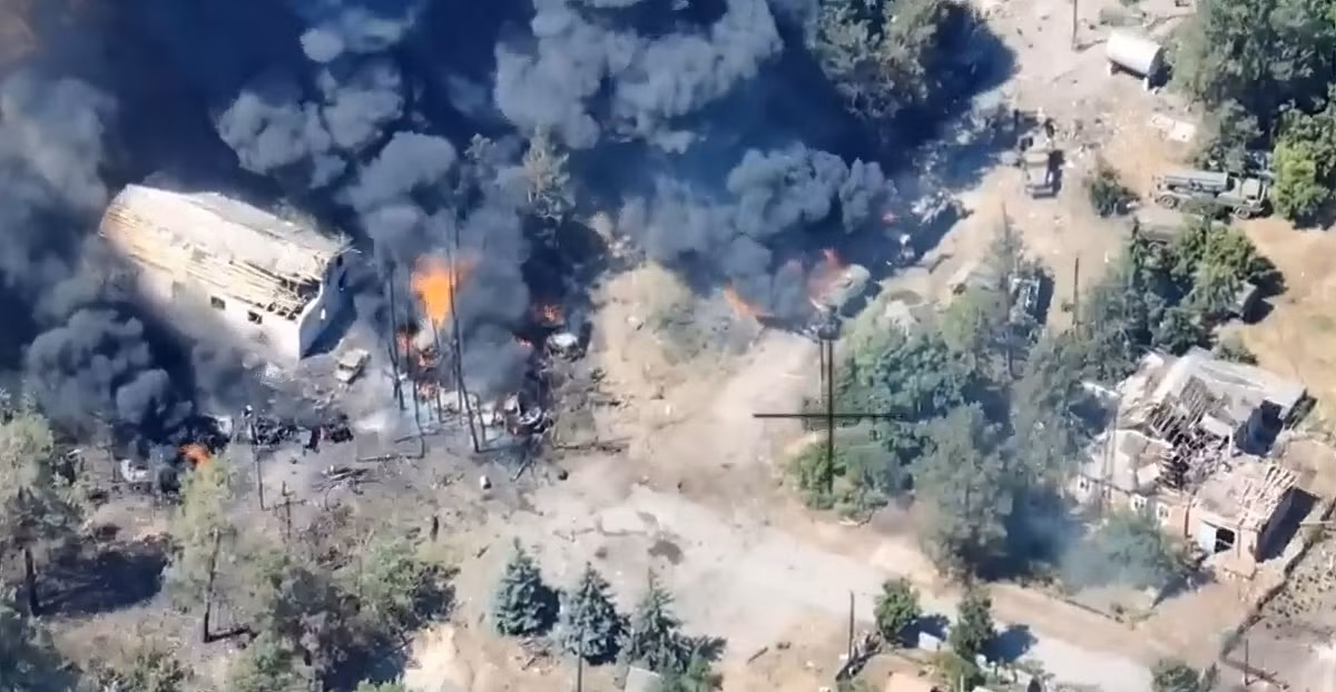 Lý do tại sao quân đội Ukraine có thể sử dụng vũ khí chiến thuật của bệ phóng tên lửa HIMARS gần như một vũ khí chiến lược, phần lớn là do nó có thể phóng chính xác các tên lửa vào các mục tiêu của Nga, nhất là các mục tiêu như sở chỉ huy, trung tâm thông tin, kho đạn, cầu cống... 