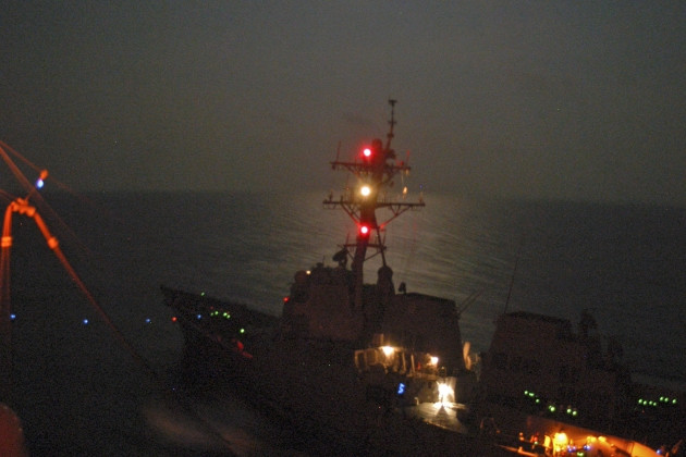 Thông tin về vấn đề này đã được Tổng cục An ninh liên bang Nga (FSB) công bố, các nỗ lực liên lạc với thủy thủ đoàn của chiếc tàu chiến Donbass đều không thành công; người chỉ huy con tàu phớt lờ yêu cầu của quân đội Nga và tiếp tục di chuyển.