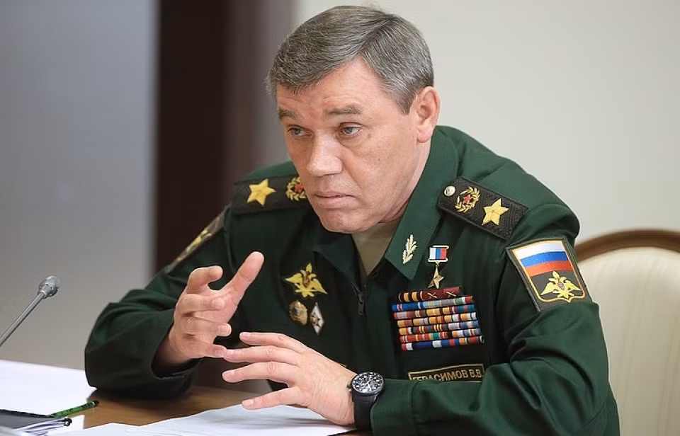 Tổng tham mưu trưởng Quân đội Nga, Đại tướng Valery Gerasimov đã đưa ra một tuyên bố, có thể là lần đầu tiên được coi là sự sẵn sàng của Nga, trong việc đáp trả quân sự cho Kiev, đối với cuộc tấn công của Quân đội Ukraine ở Donbass.