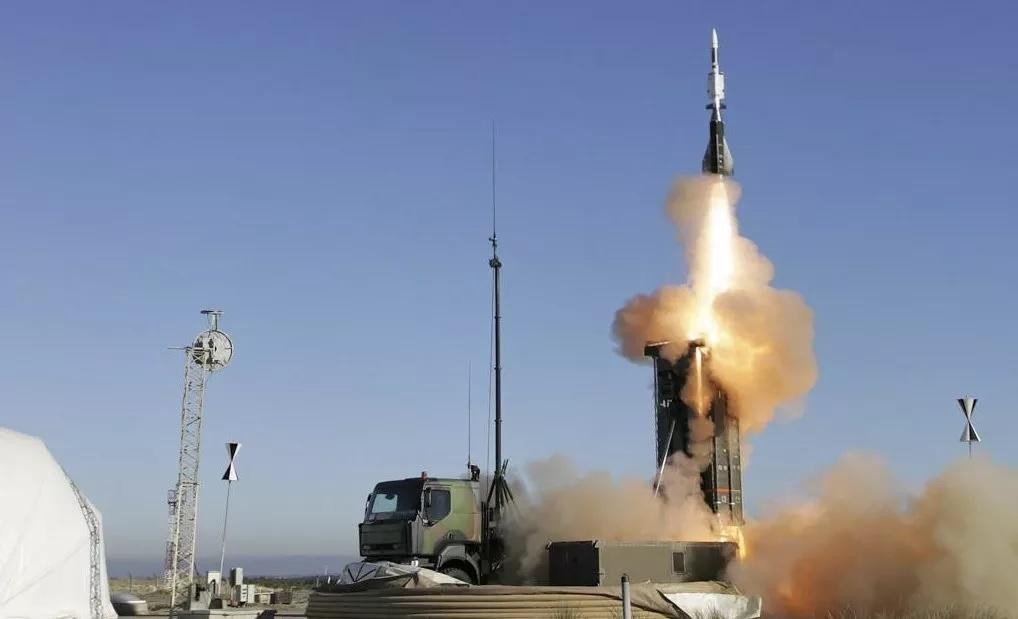 Hiện nay, quân đội Ukraine có xu hướng sử dụng các tổ hợp phòng không cơ động như trên để đánh chặn UAV cảm tử của Nga, bởi chi phí đánh chặn UAV cảm tử (nhất là loại Geran-2) của Nga bằng tên lửa phòng không (thậm chí là cả tên lửa phòng không vác vai) là quá đắt đỏ. 