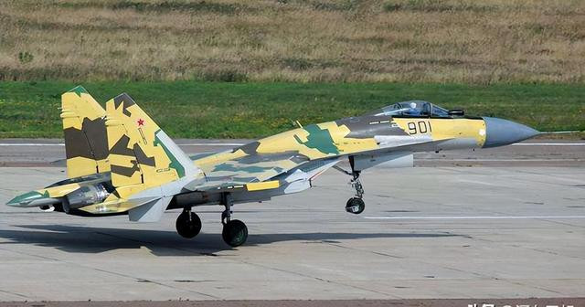 Iran bán 6.000 UAV cho Nga và Nga có khả năng sẽ cung cấp cho Iran các máy bay chiến đấu Su-35. Truyền thông quân sự Bulgaria đã tiết lộ thông tin này và cho biết, các phi công Iran đã được đào tạo lái Su-35. Các nguồn tin Mỹ cũng đã xác nhận thông tin này nhưng không tiết lộ quốc tịch của phi công, mà chỉ nói rằng "phi công đến từ một quốc gia Trung Đông".