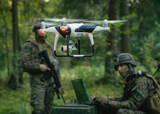 Việc ứng dụng thành công công nghệ dẫn đường bằng sợi cáp quang có nghĩa là UAV không còn chỉ dựa vào điều khiển vô tuyến, mà được điều khiển và truyền hình ảnh qua các sợi quang ổn định và đáng tin cậy hơn, giúp cải thiện đáng kể độ ổn định và độ chính xác trong chiến đấu.