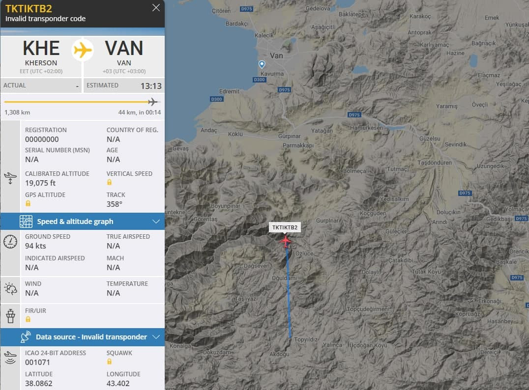 Được biết, UAV TB2 được nhìn thấy ở Thổ Nhĩ Kỳ, vài ngày sau nó đã có mặt trên lãnh thổ Ukraine, nơi những chiếc UAV này được sử dụng cho thực hiện một số nhiệm vụ ở Donbass; và gần đây chiếc UAV trên, lại được nhìn thấy trên không phận Thổ Nhĩ Kỳ.