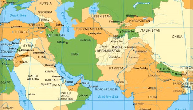 Quay lại bối cảnh Iran vào đầu những năm 1970, khi đó Iran đang nhanh chóng hiện đại hóa quân đội và được Mỹ và phương Tây hậu thuẫn mạnh mẽ, nhằm tìm cách biến Iran thành “cảnh sát khu vực”, có khả năng thể hiện ảnh hưởng và ngăn chặn các đối thủ tiềm tàng, bao gồm cả Liên Xô, quốc gia có chung đường biên giới dài với Iran.