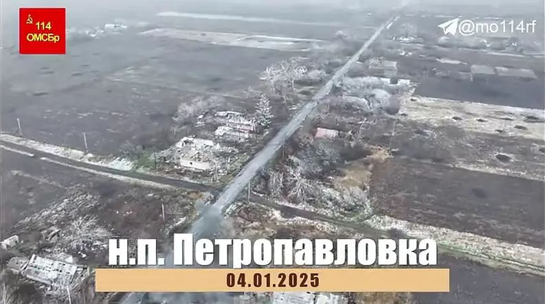 Đánh giá dựa trên bản đồ chiến sự Liveuamap của Lầu Năm góc, có khả năng RFAF đang tạo một vòng bán bao vây khác đang được hình thành ở khu vực này ở phía tây Kurakhove. Ở sườn phía nam, quân Nga đang tiến về phía Konstantinople; từ phía bắc, tầm bao phủ từ hướng Pháo đài Peter và Paul. Tuy nhiên quân Ukraine tại đây vẫn có cơ hội thoát khỏi vòng vây này, theo con đường thẳng về phía tây.