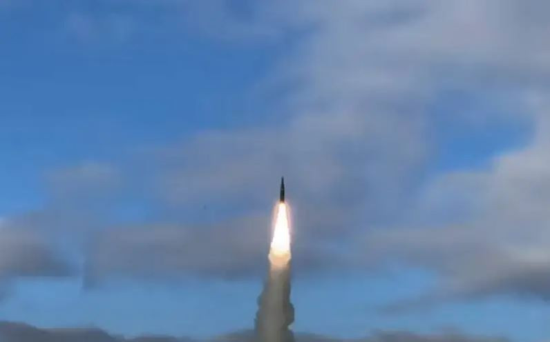 Tình báo Anh cũng cho biết, trong hai cuộc tấn công tên lửa lớn vào ngày 29/12 và ngày 2/1, Quân đội Nga được cho là đã sử dụng “một phần đáng kể số tên lửa hành trình và tên lửa đạn đạo phóng từ trên không trong kho dự trữ”. Nhưng London không thông báo rằng Nga đã hết tên lửa.