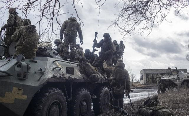 Như vậy, hiện lực lượng chính của Quân đội Nga vẫn đang tập hợp, chuẩn bị cho trận chiến cuối cùng và trận chiến đẫm máu thực sự vẫn chưa diễn ra. Đối với diễn biến của cục diện chiến đấu trong tương lai rất thú vị, hai bên về cơ bản đang chơi bài của mình, quân Nga nhất định sẽ tập trung đánh khu vực Donbass, còn Ukraine nhất định sẽ đánh Zaporozhye.