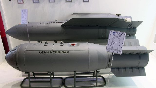 Bom FAB-500 là loại vũ khí hàng không chủ yếu trong kho vũ khí của Không quân Nga, đây cũng là loại bom được triển khai rộng rãi nhằm mục đích tàn phá tối đa các mục tiêu trên mặt đất. Bom FAB-500 thể hiện sức mạnh không ngừng trong chiến lược quân sự của Nga.