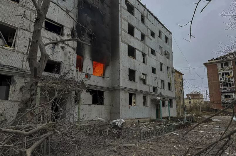 Ông Vladimir Rogov, đồng chủ tịch Hội đồng điều phối của Nga về việc tích hợp các khu vực mới, đưa tin, RFAF đã thiết lập được chỗ đứng vững chắc trong khu vực trung tâm Kurakhove. Vào ngày 12/12, ông Rogov tuyên bố rằng, RFAF đã giành được chỗ đứng ở vùng ngoại ô phía đông Kurakhove. Theo ông, quyền chủ động trên mặt trận Kurakhove nằm trong tay RFAF.