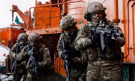 Trước đó lực lượng đặc nhiệm Chechnya đã chiến đấu rất hiệu quả tại thành phố Mariupol, một số chiến thuật rất mạo hiểm được họ sử dụng, như sử dụng tổ chiến đấu hai người, trong đó một người được trang bị vũ khí hỏa lực PRG hoặc RPO-A Shmel;