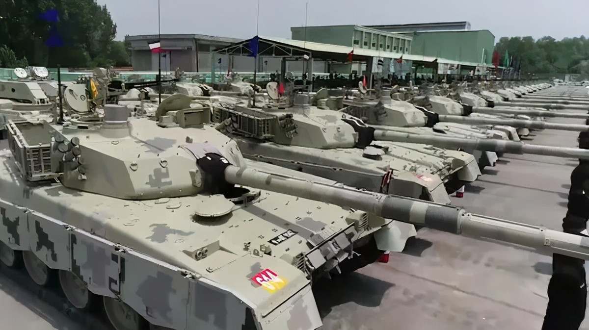 Sau khi xem xét cẩn thận, Peru phát hiện ra những xe tăng này đều không dùng động cơ 6TD-2 và hệ thống truyền động do Ukraine sản xuất; không những vậy, hệ thống ngắm bắn và điều khiển hỏa lực của xe cũng không hề mạnh như quảng cáo, họ đã trả lại xe tăng và hủy hợp đồng với Trung Quốc. Nguồn ảnh: Foxt.