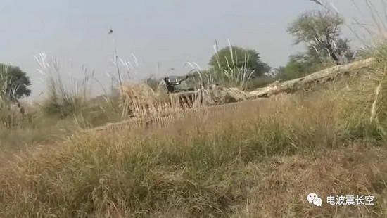 Qua cuộc diễn tập xe tăng này cho thấy, quân đội Pakistan không có một loại xe chiến đấu bộ binh nào phù hợp để phối hợp chiến đấu với những chiếc xe tăng VT-4; nếu như vậy, những chiếc VT-4 khó có thể “trụ” được trên chiến trường, nếu không có những “hộ vệ” đi kèm.