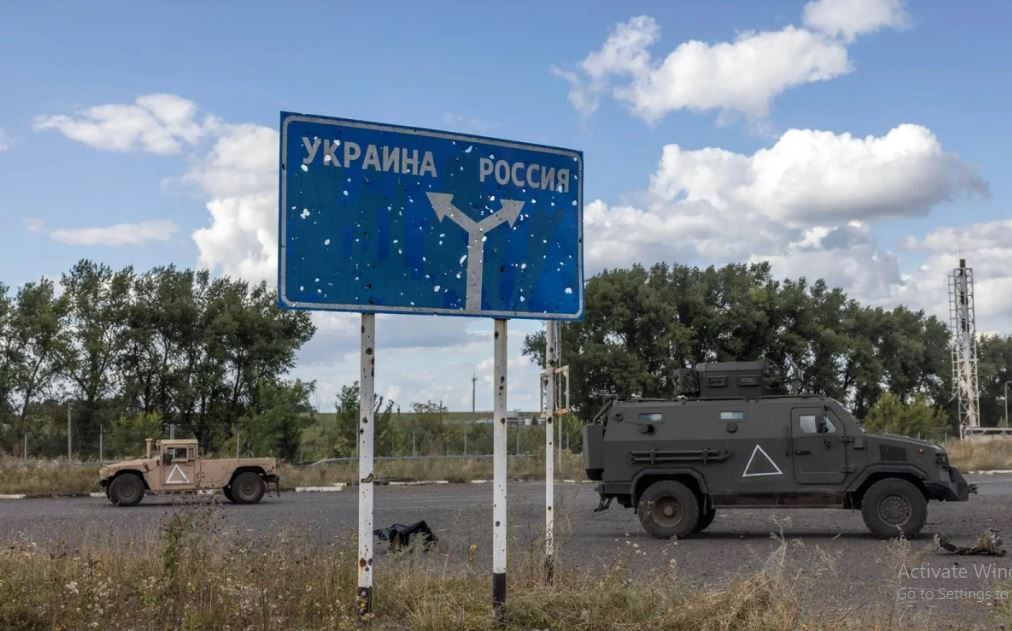 Theo các thông tin do Nga đưa ra, các cuộc tấn công hỏa lực tầm xa của họ vào khu vực Sumy, đã phá hủy ít nhất hàng chục xe bọc thép và các phương tiện khác, đồng thời tiêu diệt hơn 60 binh sĩ Ukraine. Tuy nhiên Quân đội Ukraine tiếp tục tập trung lực lượng về mặt trận Kursk.