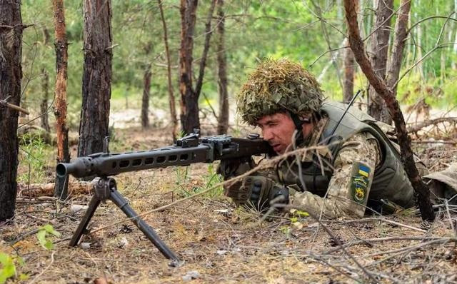 Mạng tin tức Strana của Ukraine cùng ngày đưa tin, cuộc tấn công của Quân đội Ukraine vào chiến trường Kursk không hề dễ dàng, nhiều vị trí liên tục bị đổi chủ. Đồng thời, ngày càng có nhiều đơn vị dự bị của Nga tham chiến, khiến áp lực ngày càng tăng với Quân đội Ukraine.