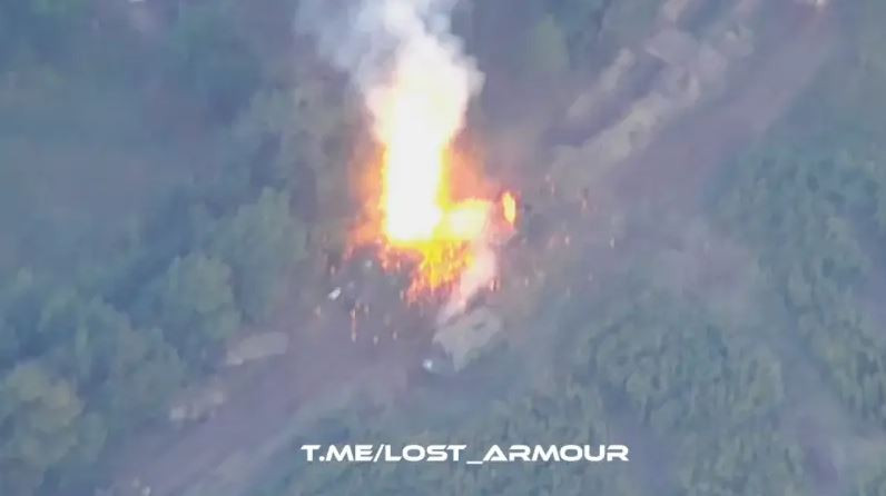 Trên thực tế, người chỉ huy hàng đầu hiện nay trên chiến trường Kursk là Tướng Lapin, chỉ huy các quân của Quân đoàn cận vệ 20, Quân đoàn cận vệ 35 và Sư đoàn dù cận vệ 76 tiến vào Kursk. Tướng Lapin là tướng có khả năng chỉ huy các hoạt động ở tiền tuyến trong thời gian dài.