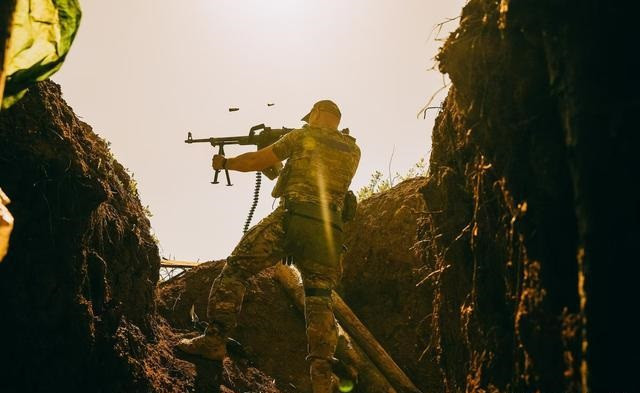 Trong 10 ngày giao tranh, Quân đội Nga đã tiêu diệt 41 xe tăng, 23 xe chiến đấu bộ binh, 213 xe bọc thép, 102 xe quân sự, 4 bệ phóng tên lửa phòng không, 6 bệ phóng rocket đa nòng, 2 xe chở đạn dã chiến, 40 xe vận tải bọc thép, 3 hệ thống tác chiến điện tử, 22 khẩu pháo và các loại vũ khí hạng nặng khác. 