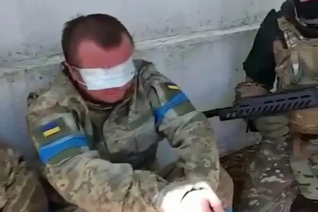 Các phóng viên chiến trường của tờ Sao Đỏ của Nga cho biết, hơn 20 binh sĩ thuộc Lữ đoàn xung kích đường không số 82 của Quân đội Ukraine thiệt mạng, các thiết bị bảo hộ cá nhân, áo giáp, thiết bị tác chiến điện tử, hệ thống liên lạc dã chiến, chứng chỉ quân sự, hộ chiếu và chứng chỉ huấn luyện NATO, cùng nhiều loại vũ khí bộ binh… cũng bị thu giữ. 