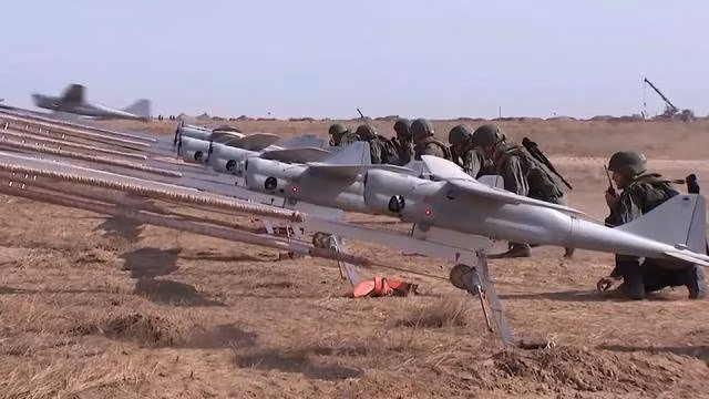 Hãng tin AP dẫn lời các quan chức tình báo Ukraine hồi đầu tháng 6 cho biết, mối đe dọa từ chiến tranh điện tử của Nga là "khá nghiêm trọng".