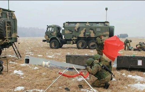 Trước đó ở Tafrida, UAV tác chiến điện tử Leer-3 của Nga, đã làm nhiễu liên lạc di động và liên lạc quân sự của Ukraine, điều này dẫn đến các chỉ huy Lực lượng vũ trang Ukraine tại địa phương, không thể liên lạc với cấp trên.