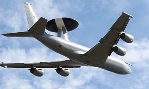 Một điều quan trọng nữa, là tình báo phương Tây đã tìm ra “điểm mù” hoặc sơ hở trên radar Nga; đây là mắt xích yếu, giúp các đòn tấn công của Ukraine có thể đạt được tính bí mật và bất ngờ.