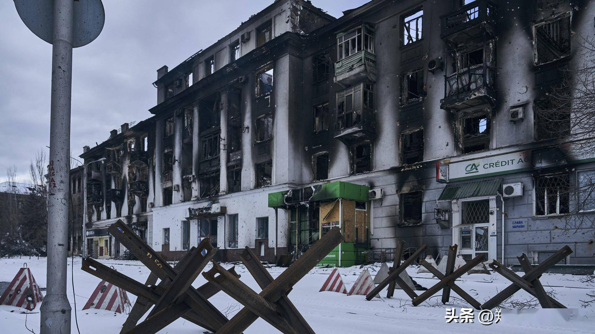 Ông Yevgeny Prigozhin, Chủ tịch công ty lính đánh thuê Wagner (Wagner PMC) tuyên bố rằng, quân Wagner của ông đã tràn ngập hoàn toàn khu vực phía đông Bakhmut. Ông lưu ý rằng, hiện 60% diện tích Bakhmut nằm dưới sự kiểm soát của quân Wagner.