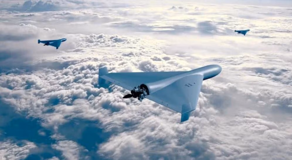 Vào năm 2022, Quân đội Nga gặp phải tình trạng thiếu vũ khí tấn công chính xác tầm xa và UAV; sau đó, Moscow đã bù đắp bằng việc mua một loạt UAV từ Iran. Và đồng thời mua luôn công nghệ và dây chuyền sản xuất mẫu UAV Shahed-136, với cái tên nội địa của Nga là Geran-2 (Hoa phong lữ). 