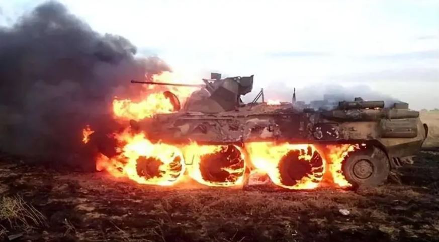 Mặc dù quân Ukraine đã giữ vững vị trí phòng thủ trong làng Novoivanovka và mở cuộc phản công bằng xe bọc thép, nhưng khi bị quân Nga bắn cháy một số xe, họ đã phải lùi lại. Sau đó bộ binh Nga, với hỏa lực trực tiếp yểm trợ, đã tận dụng cơ hội đánh từ phía tây sang phía đông của ngôi làng.