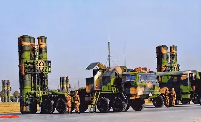 Ten lua Hong Ky-9: Khi ban sao vuot mat hoan toan ban goc!-Hinh-9