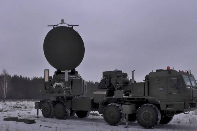 Theo phân tích của giới chuyên gia, rất có khả năng Quân đội Nga đã sử dụng tổ hợp EW của “gia đình Krasukha”, để ngăn chặn kết nối thành công giữa UAV và tổ hợp điều khiển UAV. Điều này được chứng minh bằng tín hiệu phát sóng báo hiệu mất liên lạc 7600.