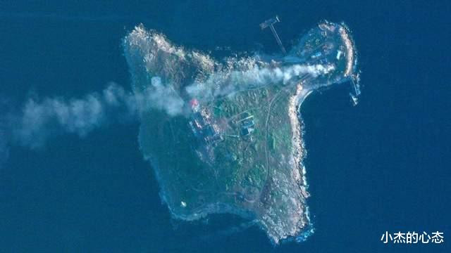 Bởi vì từ cuối tháng 4 đến đầu tháng 5, Quân đội Ukraine đã tấn công hệ thống phòng không của Nga trên Đảo Rắn và các tàu nhỏ xung quanh. Sau đó Ukraine đã sử dụng máy bay chiến đấu cánh cố định tấn công đảo mà ít có sự phản ứng của Nga; do vậy Kiev tính toán việc chiếm đảo là khả thi.